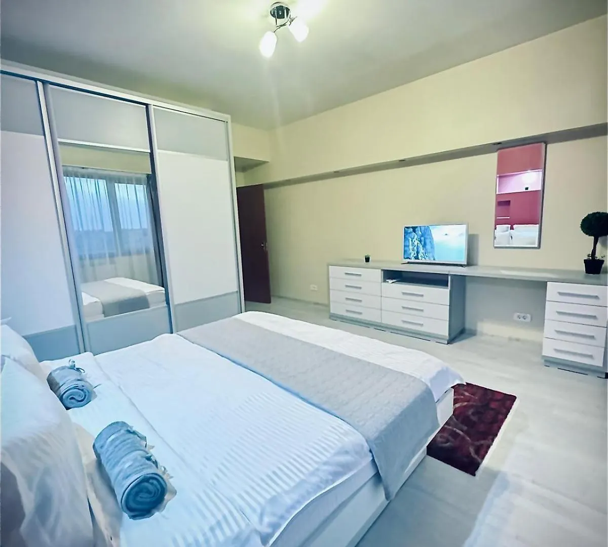2 Rooms Urban Retreat Unirii Near City Center Bucharest