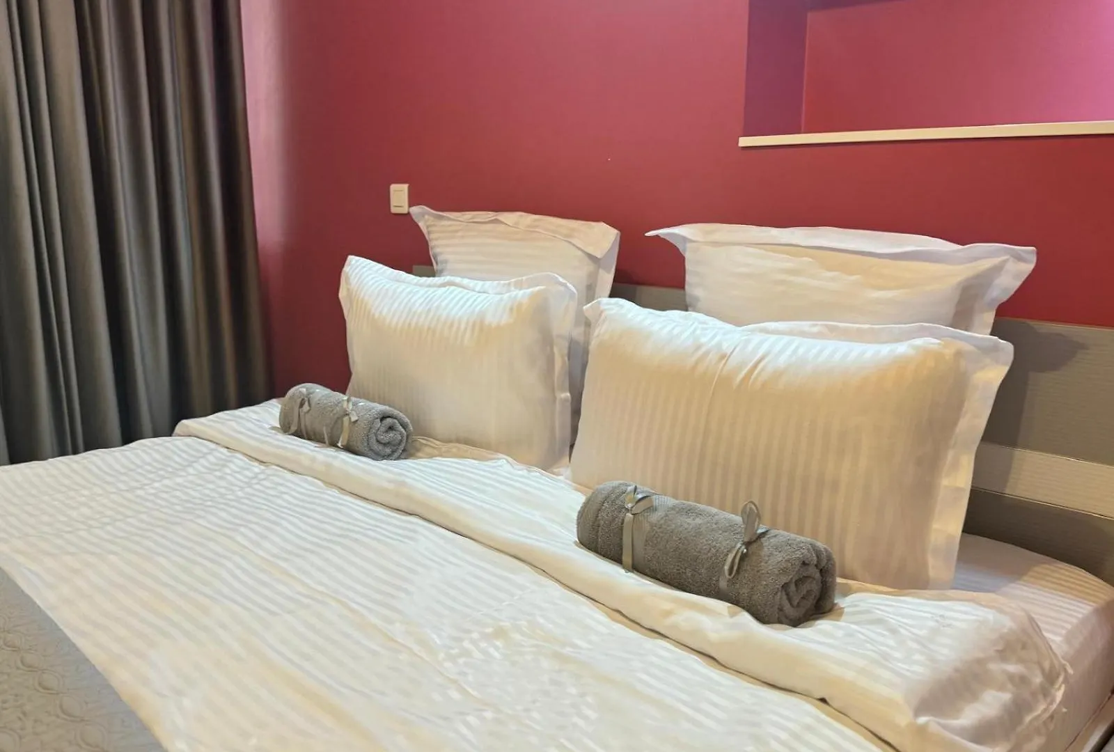 2 Rooms Urban Retreat Unirii Near City Center Bucharest Romania
